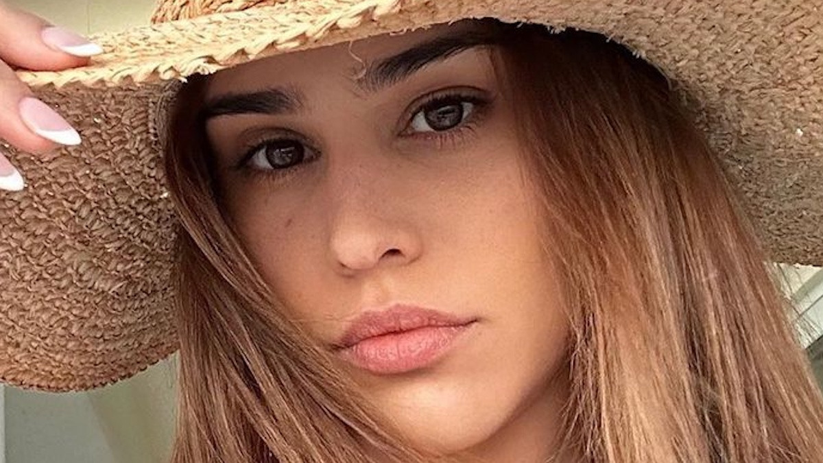 ‘World’s Sexiest Weather Girl’ Yanet Garcia stuns in tight swimsuit for self-love